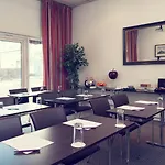 巴黎庞坦门美居酒店 酒店 4*