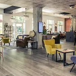 Mercure Paris Porte De Hotel 4*