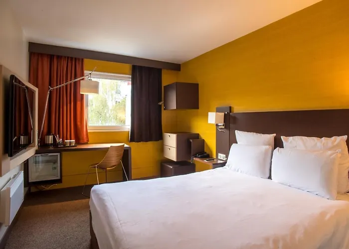 Mercure Paris Porte De Hotell 4*