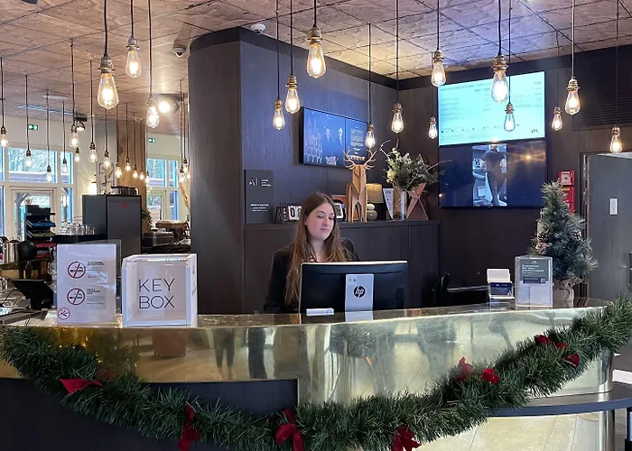 머큐어 파리 포르트 드 팡탱 호텔 펜틴