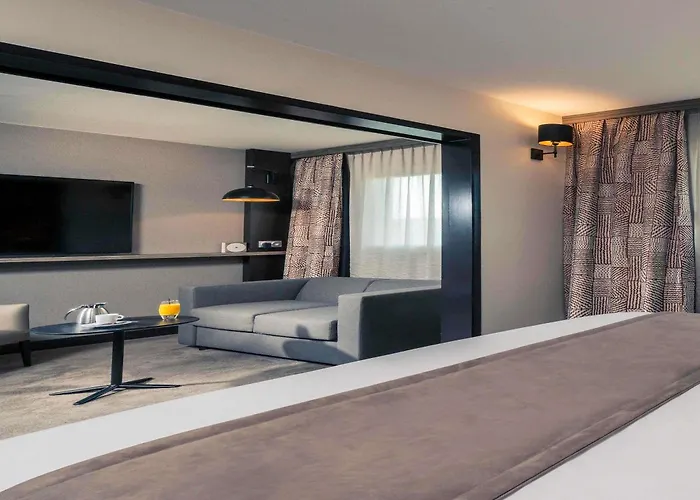 호텔 머큐어 파리 포르트 드 팡탱