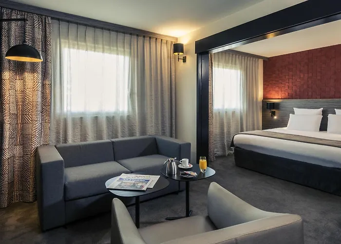 머큐어 파리 포르트 드 팡탱 호텔 펜틴