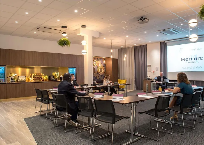 머큐어 파리 포르트 드 팡탱 호텔 4*