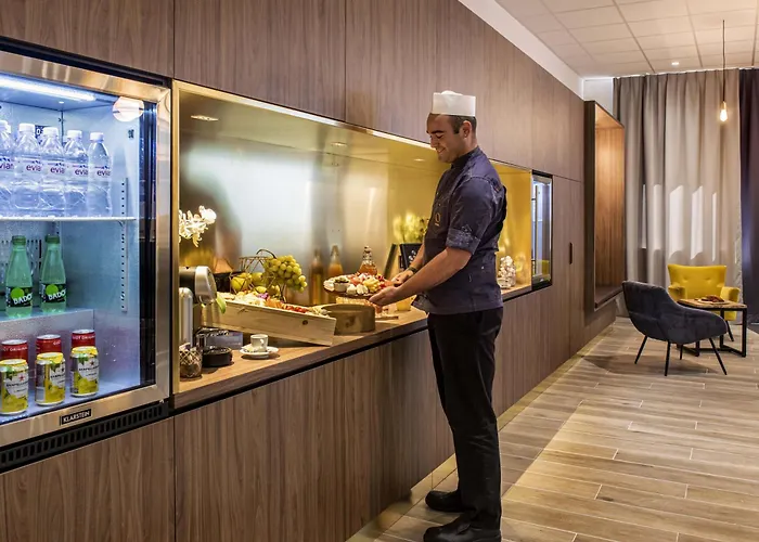 머큐어 파리 포르트 드 팡탱 4*